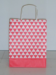 SAC PAPIER POIGNEES TORSADEES TRIANGLE ROUGE ET BLANC PAR 50